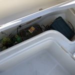 バウ左舷物入れ