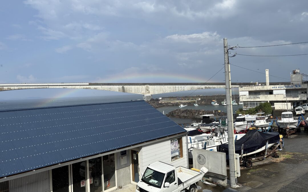 虹と雨と、ラフな図