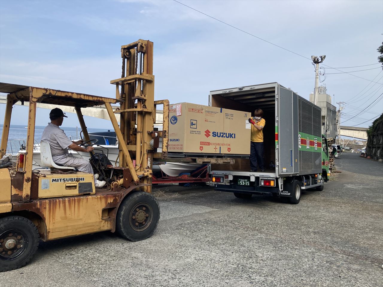 フォークで荷下ろし フォークで荷下ろし