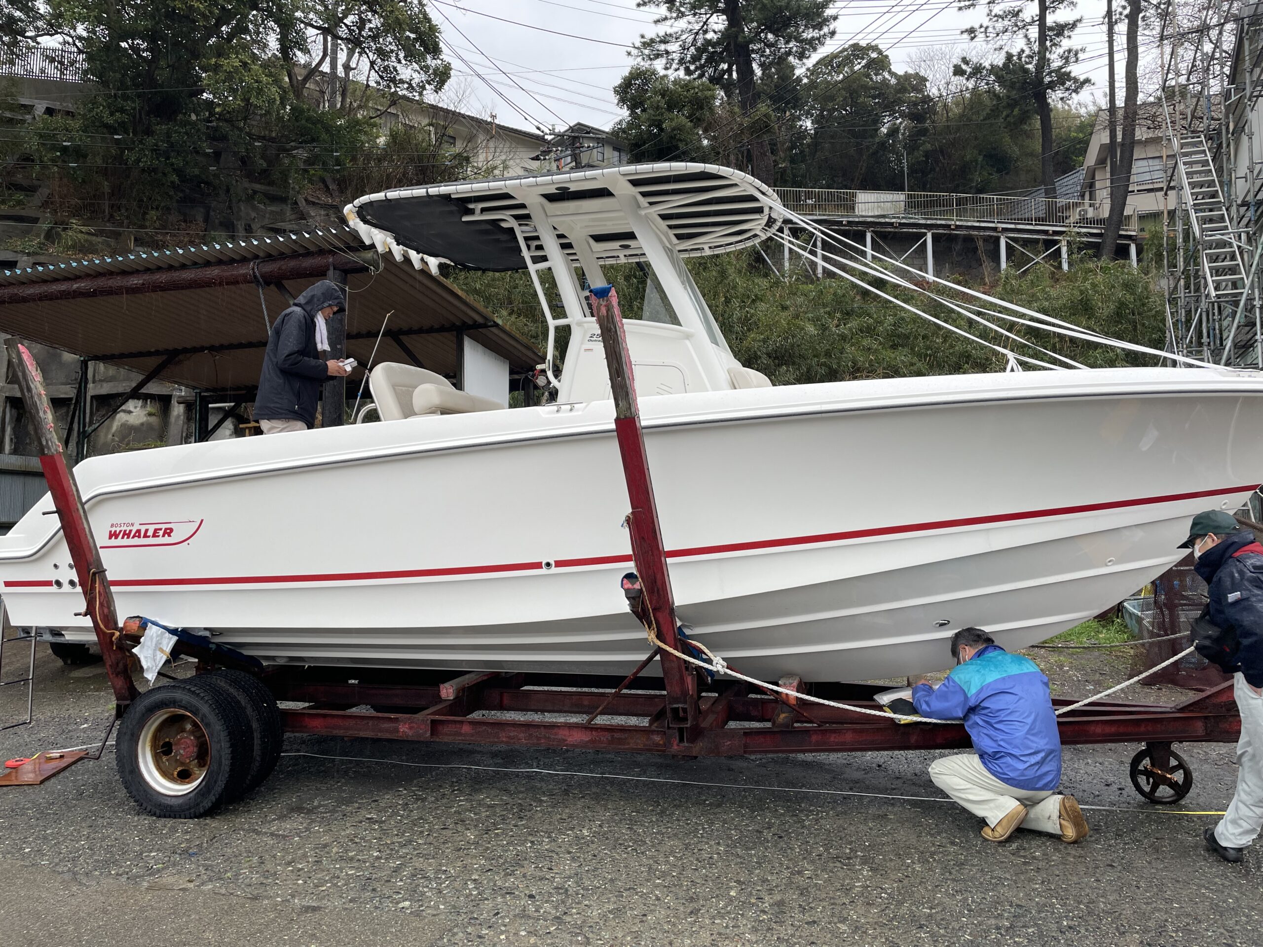 DF325がやってきた　ボートショー準備